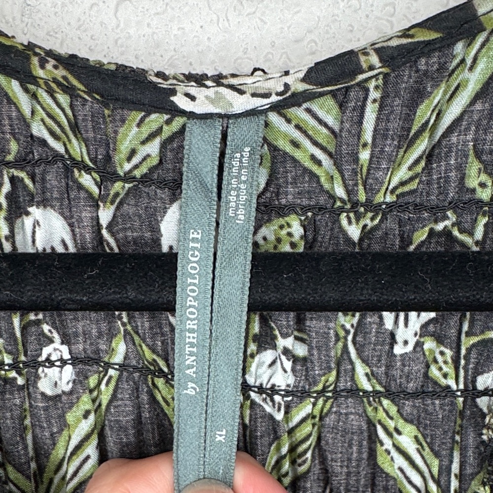 Anthropologie Ruched Sleeve V-neck Black and Green Floral Blouse Fall - XL - Picture 4 of 13